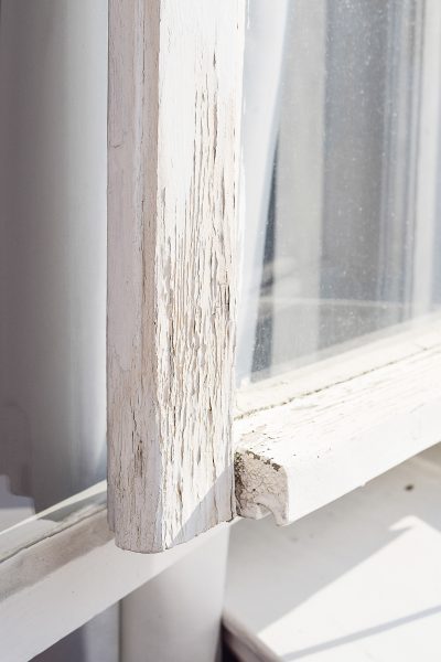 Wooden Window Before 400x600 